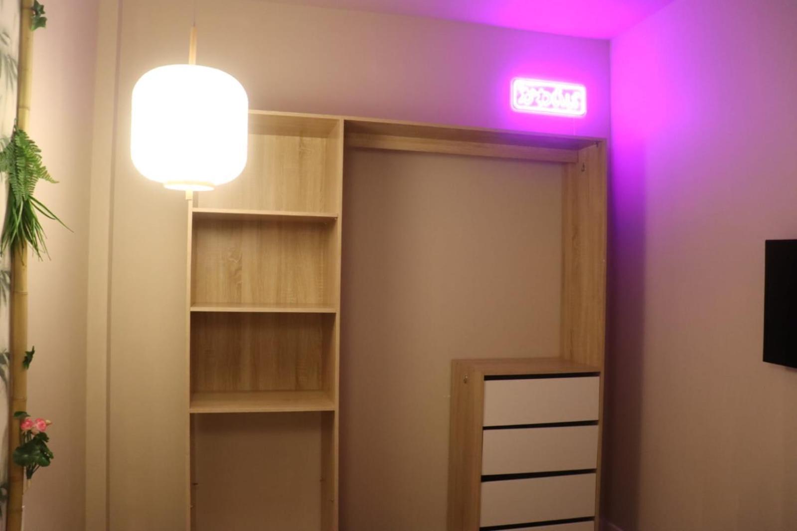 Loveroom Japon Avec Balneotherapie Toulon Exterior photo